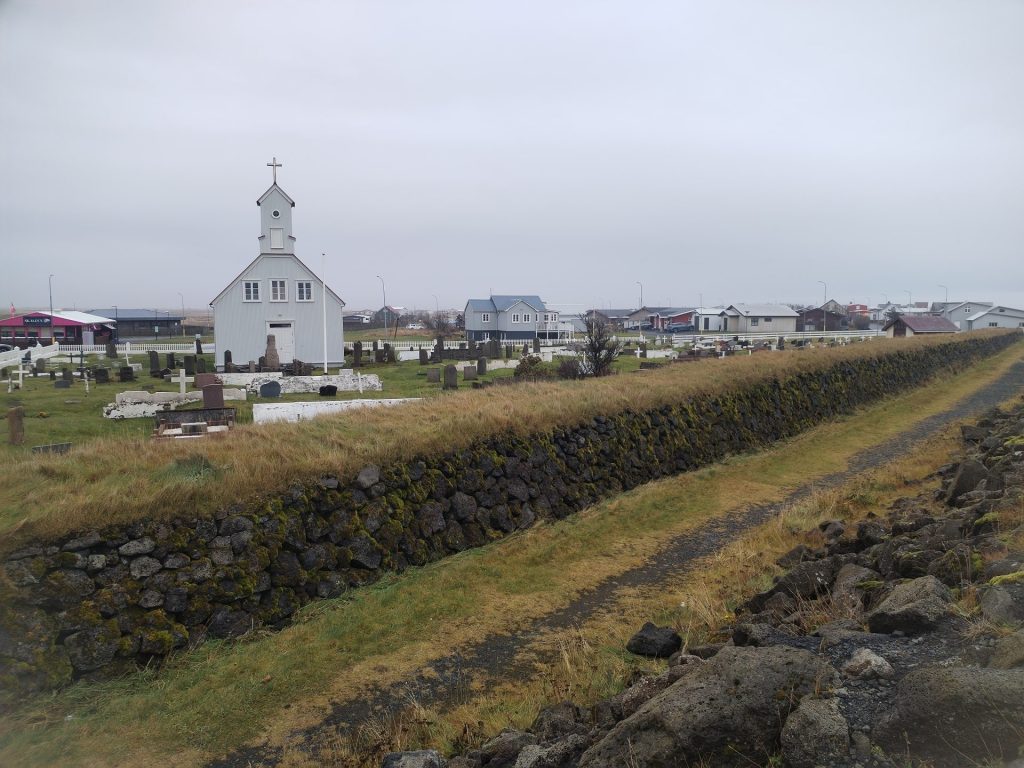 STOKKSEYRI AND THE RETURN. LIFE BETWEEN ISLAND AND MAINLAND